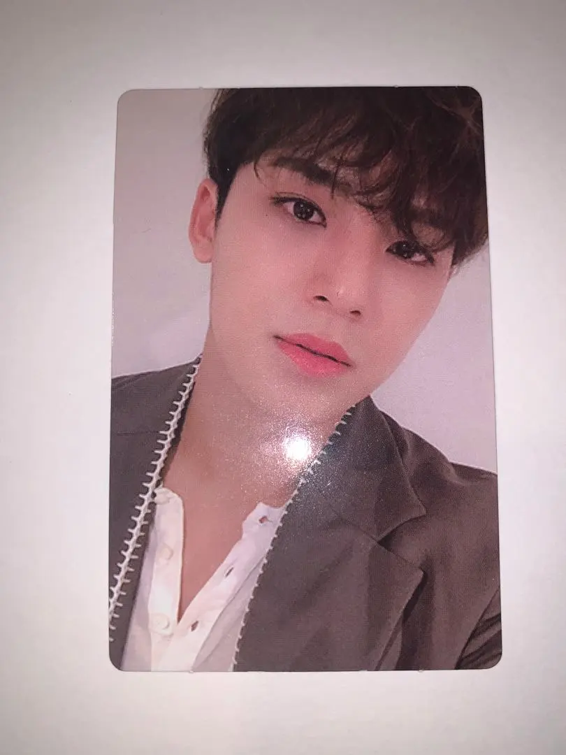 Thumbnail of SEVENTEEN Mingyu trading card