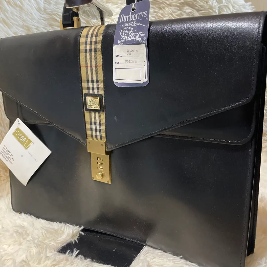 希少✨Burberry バーバリー ダレスバッグ ビジネスバッグノバチェック鍵付 希少✨Burberry バーバリー ダレスバッグ ビジネスバッグノバ