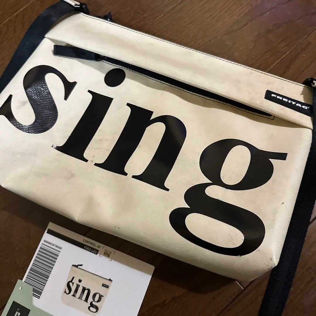 FREITAG F553 LOU ショルダーバッグ　サコッシュ 新品　転写 FREITAG F553 LOU ショルダーバッグ サコッシュ 新品 転写 バッグ