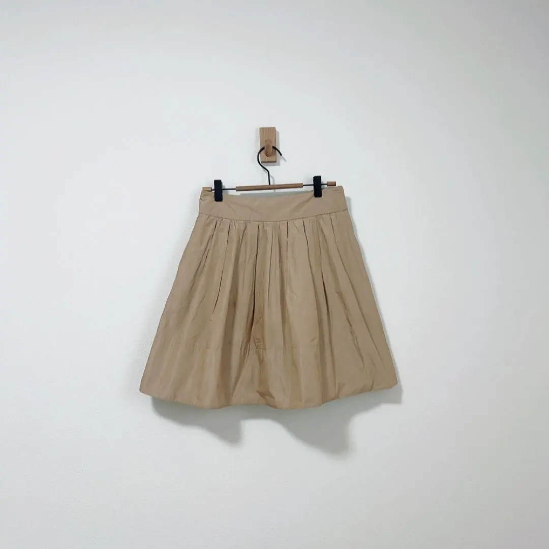 草莓田 膝長 裙子 薄款 米色 的縮圖