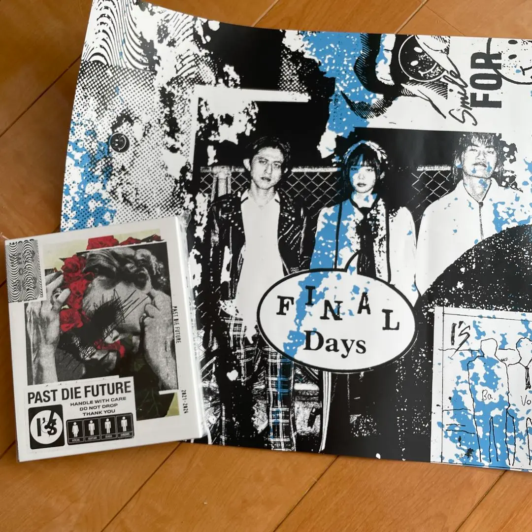 B2大 ポスター　I's Past die Future B2大 ポスター I's Past die Future - メルカリ
