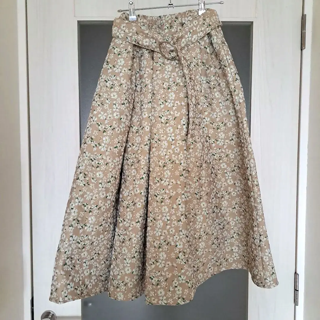Thumbnail of Rosy Monster Flower Jacquard Flare Skirt - Beige - Size S