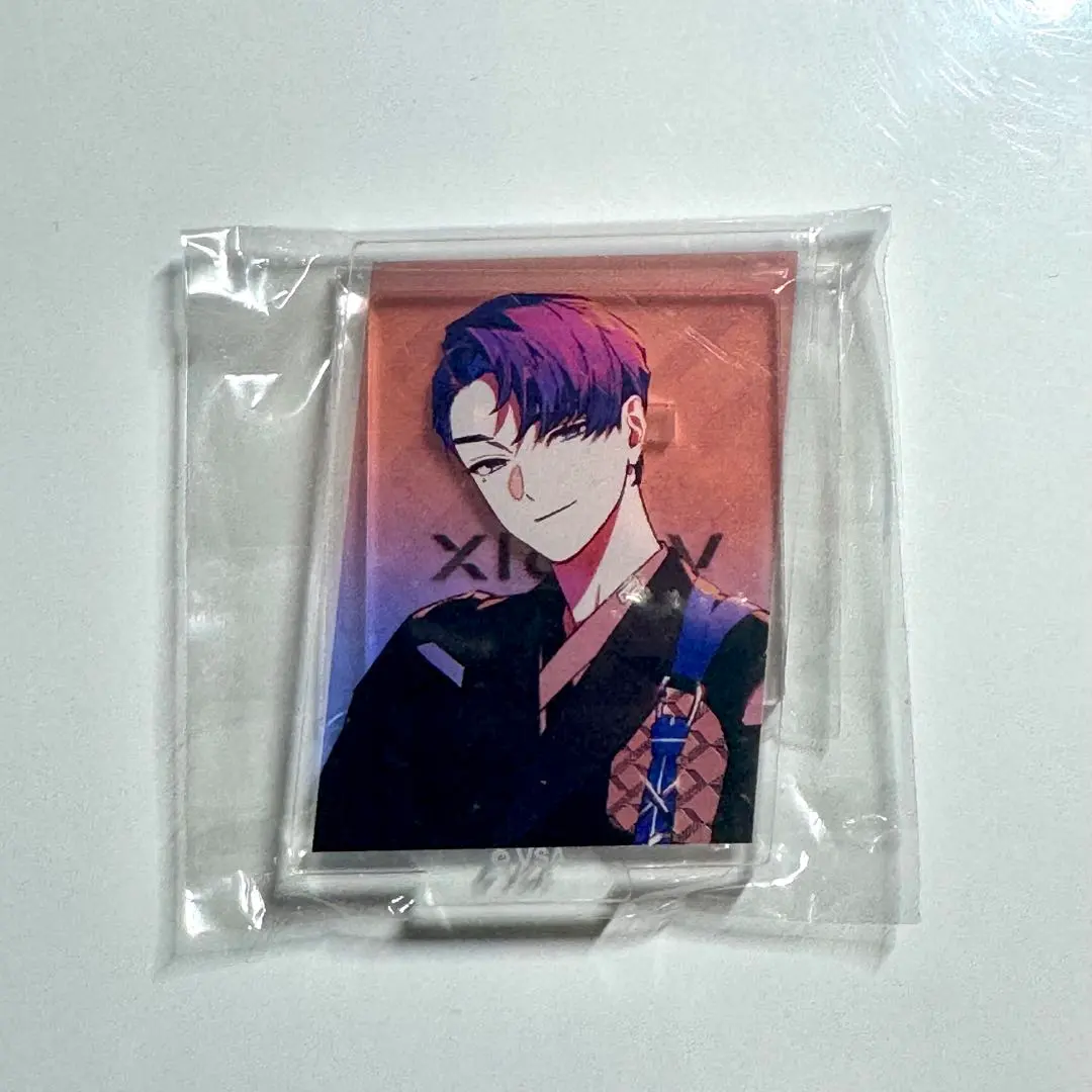 Thumbnail of Bivalen Issei mini acrylic stand