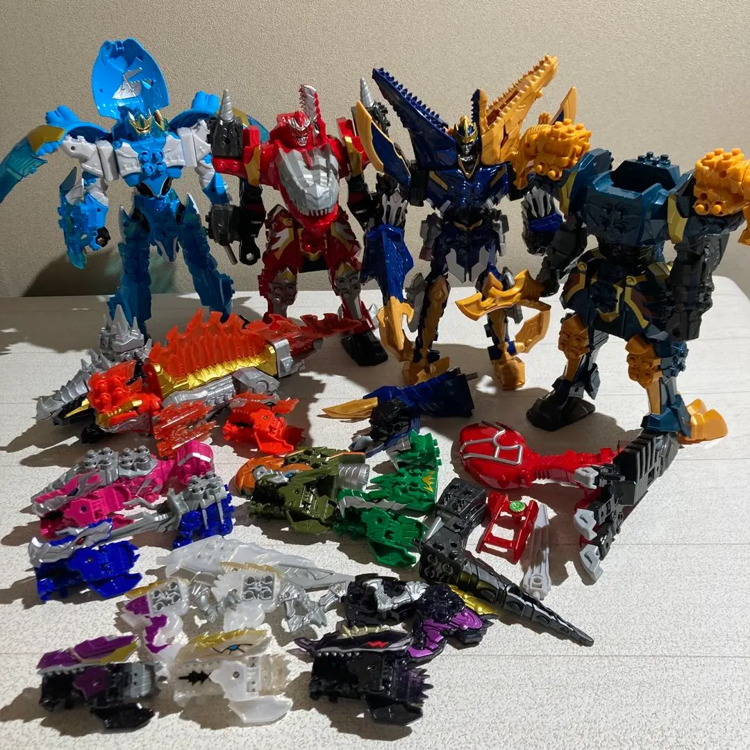 Thumbnail of Kishiryu Sentai Ryusoulger Summary: Yoku Ryuo, Kishiryu Neptune, etc.