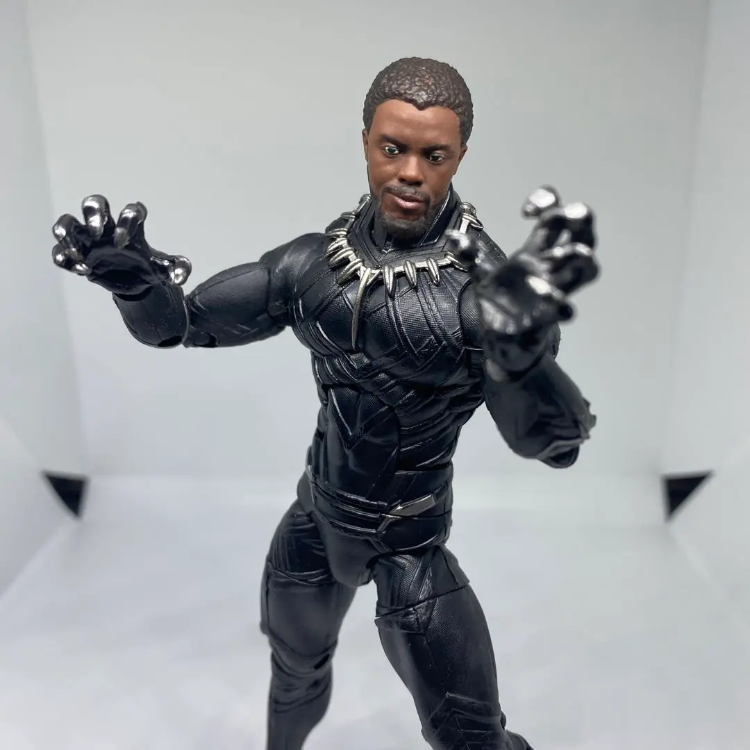 限定FUNKO POP! マーベルブラックパンサー ティチャラ玉座限定