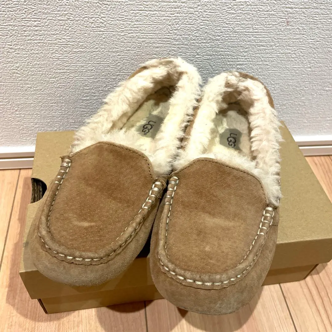 UGG 莫卡辛鞋 6 碼 23 厘米 的縮圖
