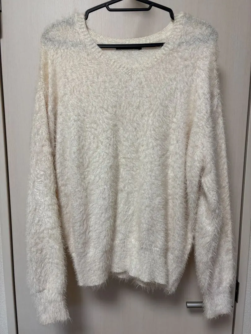 Thumbnail of 【★Excellent Condition★】White Fluffy Long Sleeve Knit Sweater M