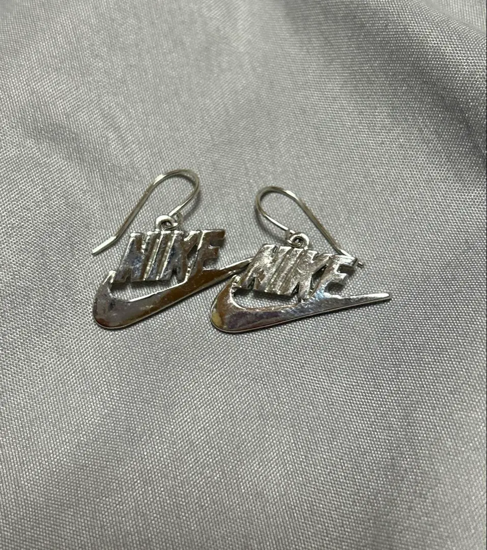 2025年最新】NIKE ピアス(両耳用)の人気アイテム - メルカリ