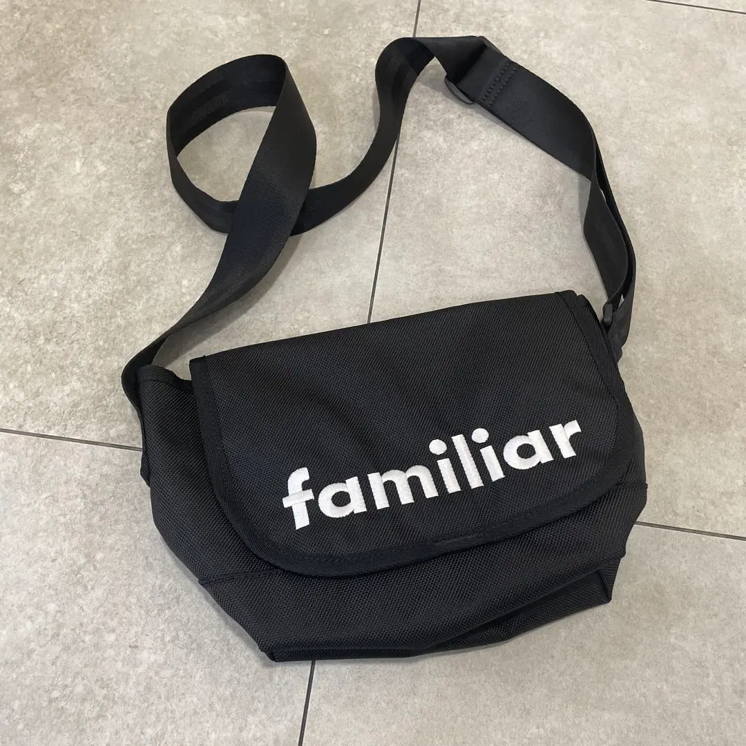 ファミリア　ニューエラ　ショルダーバック ファミリア familiar ニューエラ NEW ERA ショルダー バッグ