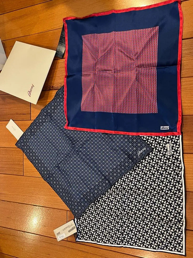 Brioni ブリオーニ　ハンドメイド　シルク　ポケットチーフ　ハンカチ 2025年最新】Yahoo!オークション -ブリオーニ ポケットチーフの