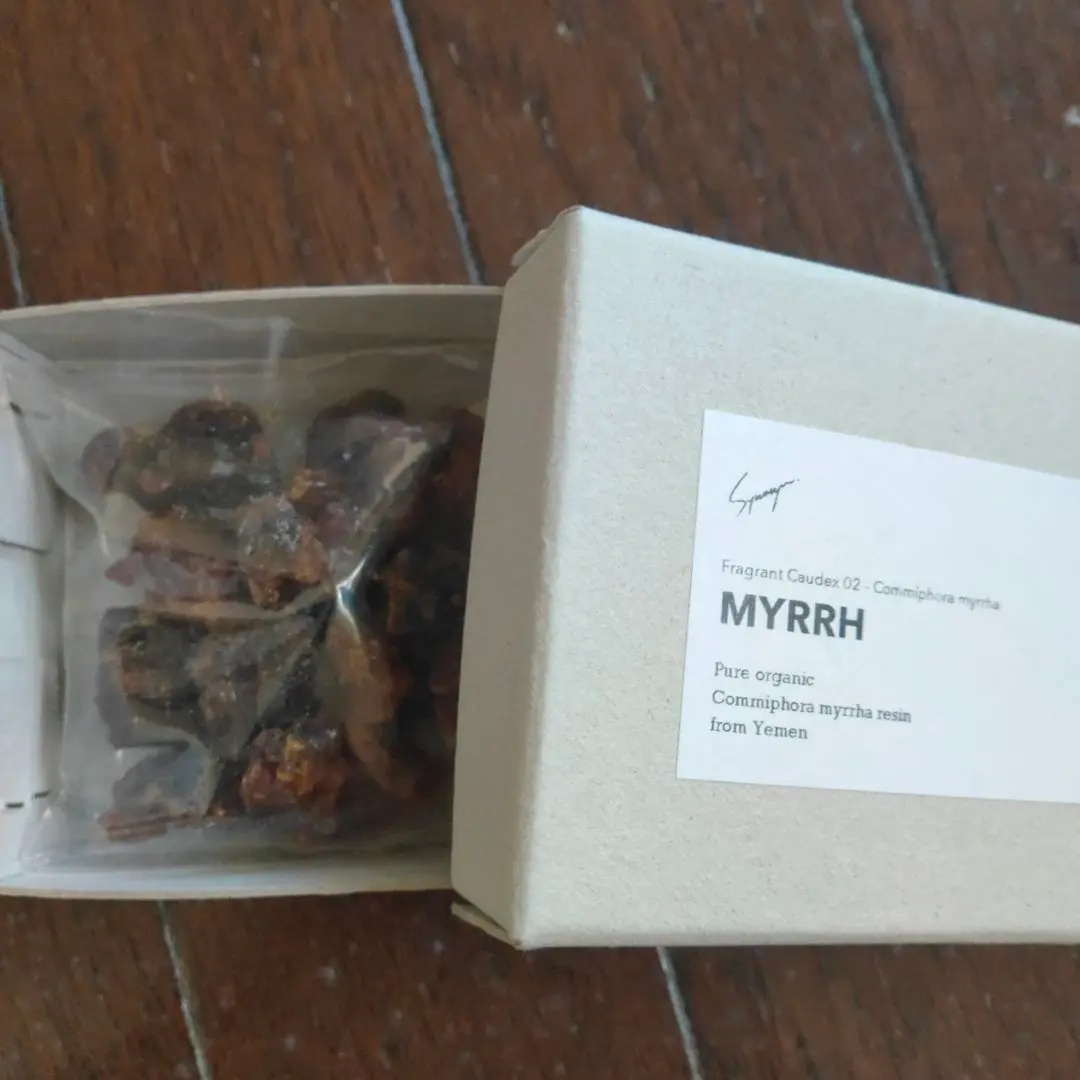 Myrrh SOMALIAコミフォラ ミルラ 没薬 天然樹脂香 [大きな樹脂岩] Myrrh SOMALIAコミフォラ ミルラ 没薬 天然樹脂香 [大きな樹脂岩]