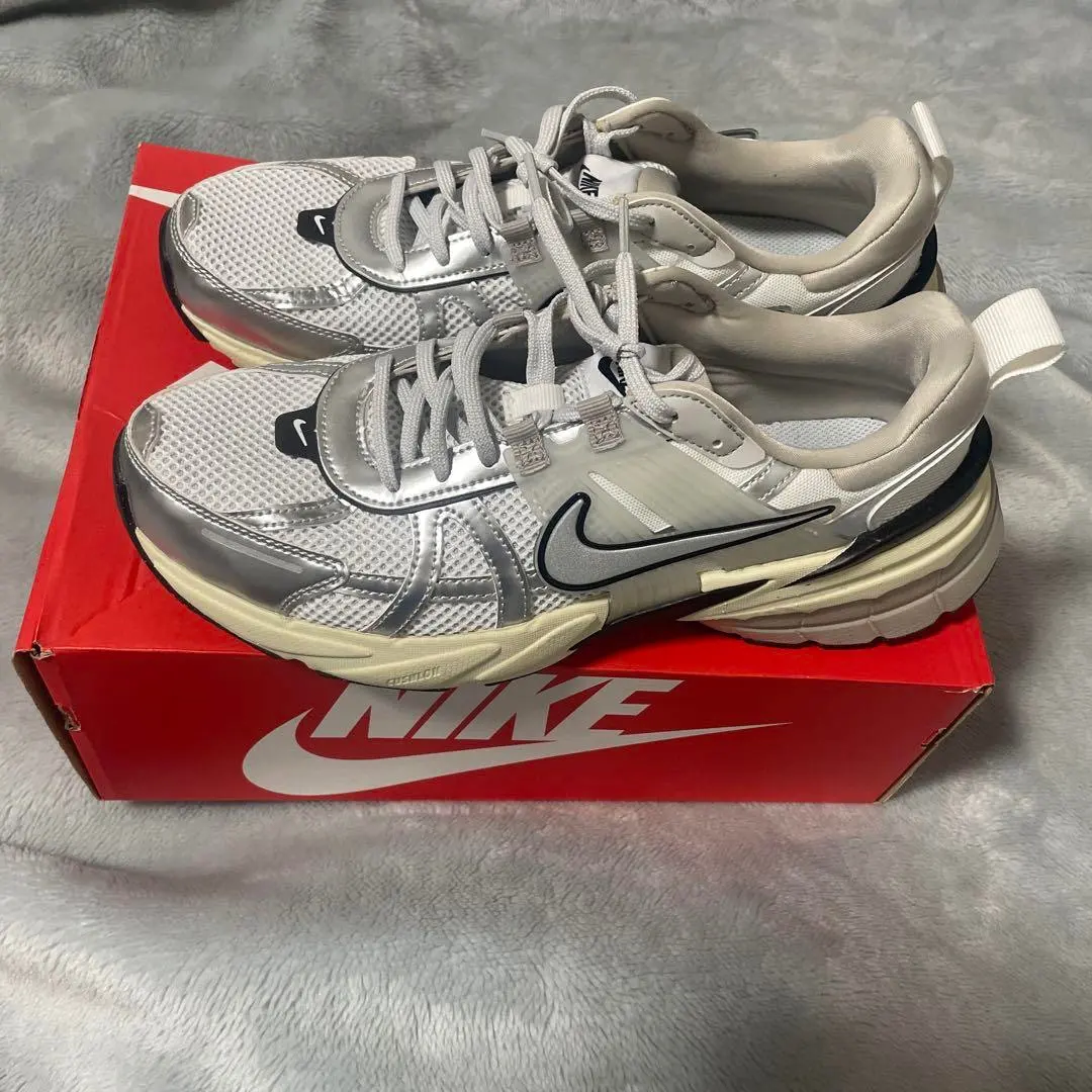 Thumbnail of NIKE V2K RUN Silver Sneakers 27.5