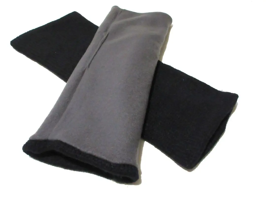 Thumbnail of 【New, Unused】Fluffy, Extra-Thick Leg Warmers - Black - Gray Fleece Lining