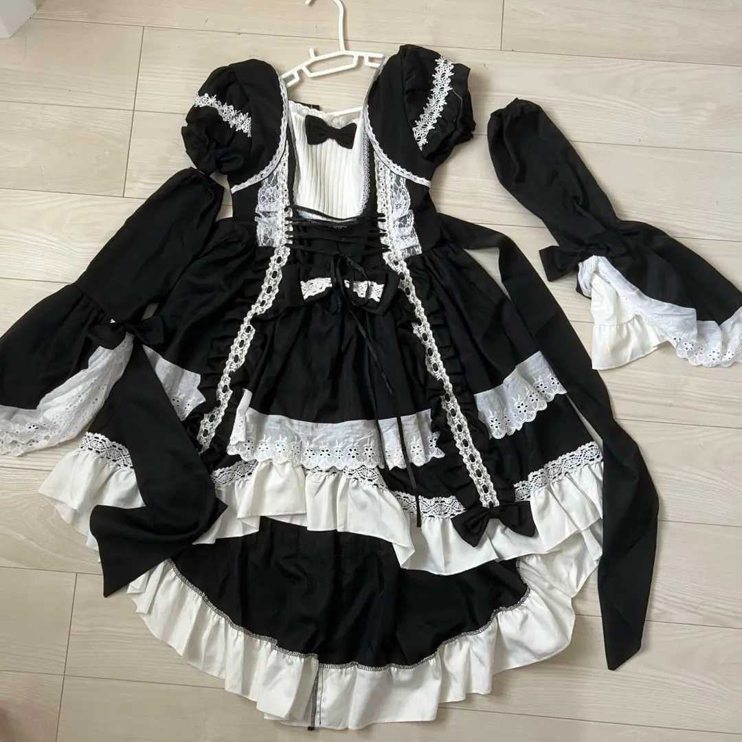 Thumbnail of Halloween cosplay, Gothic Lolita maid