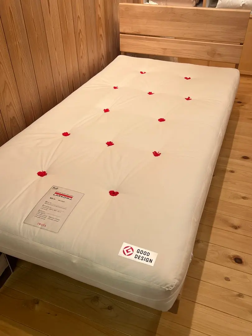 IWATAマットレス1枚【74,800円相当、送料8600円込み】