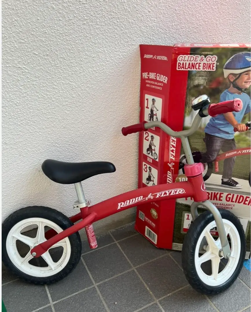 【新品未使用】ストライダー：RADIO FLYER 引き取り限定 ラジオフライヤー バランスバイク ストライダーの
