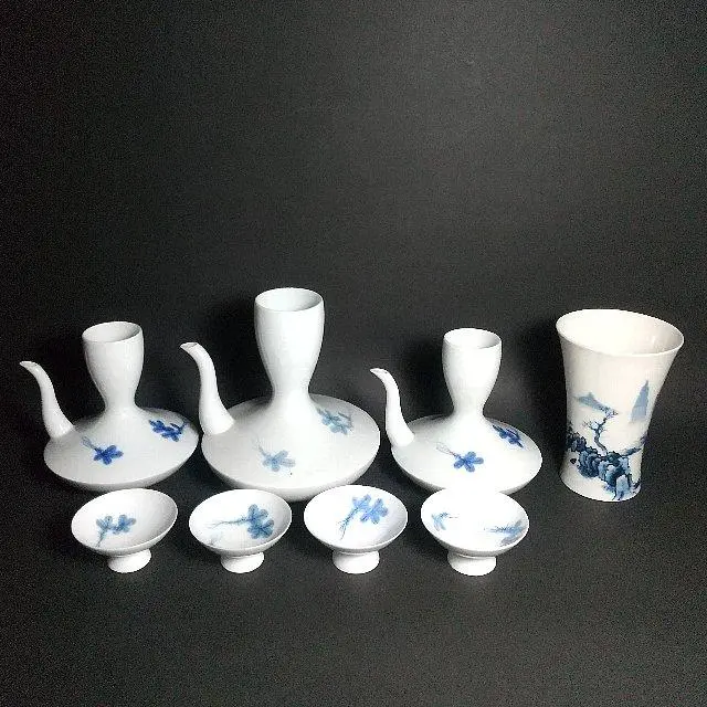鍋島藩窯　市川光山　花瓶　花器　フラワーベース Amazon.co.jp: 鍋島焼 魯山窯 花瓶 染錦 色絵 色鍋島 置物