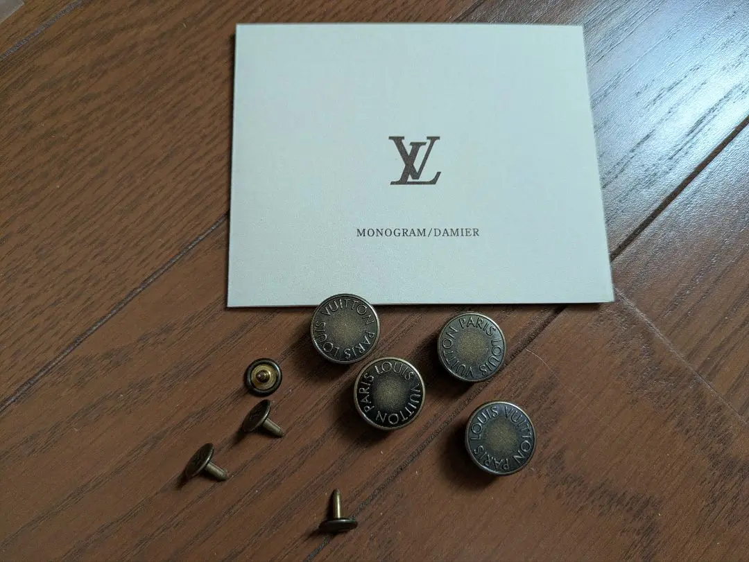 【廃盤品】ルイヴィトン タイガ カフスボタン 2025年最新】LOUIS VUITTON ボタン・スナップボタンの人気