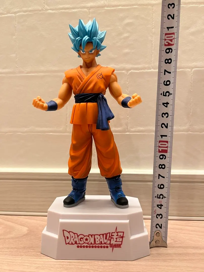 Thumbnail of Super Saiyan God Son Goku figure
