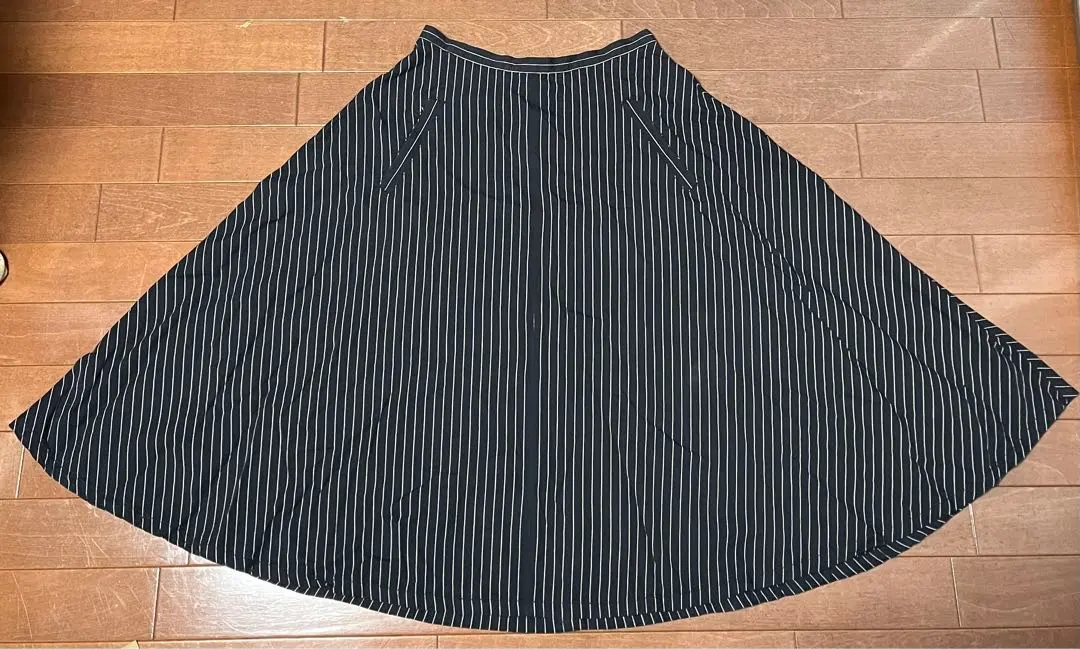 Thumbnail of GLOBAL WORK knee-length skirt, size L!