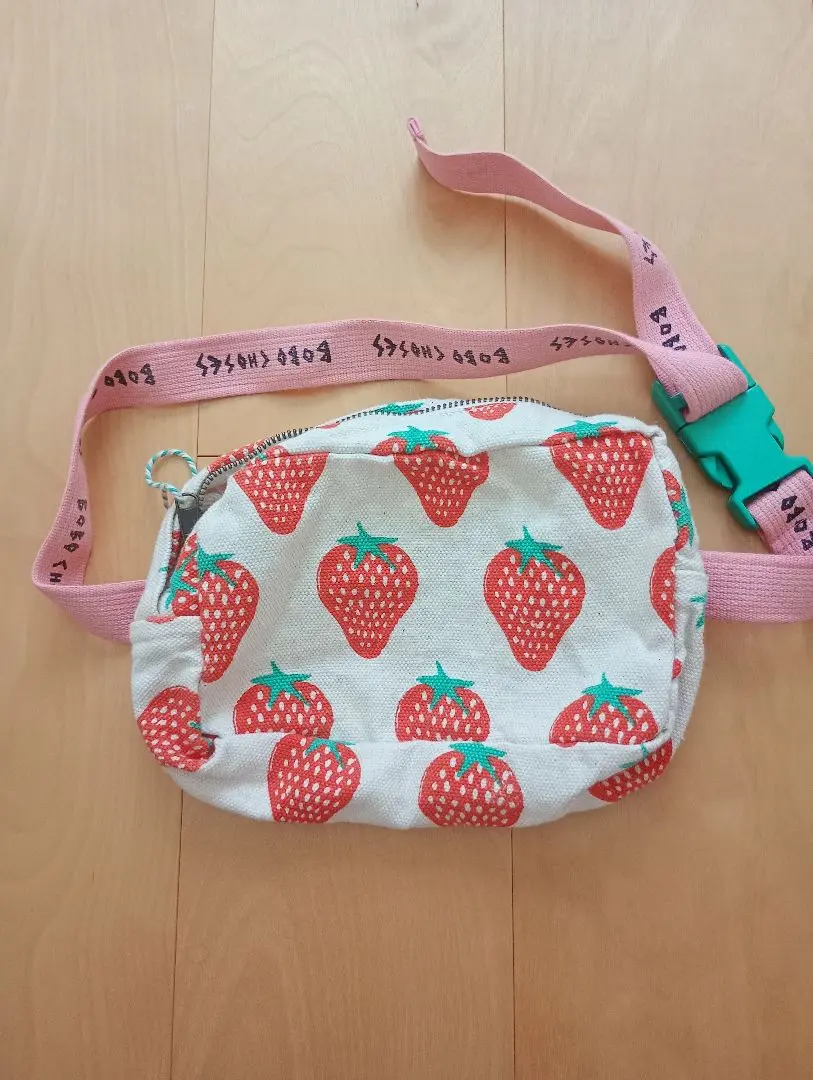 BOBO CHOSESいちご柄 半袖ワンピース 30%OFF!!BOBO CHOSES Strawberry All over oven dress BABY - W