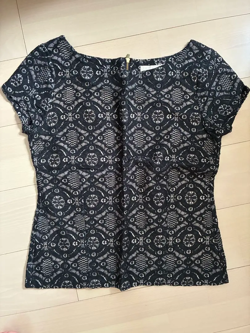 香蕉共和国 上衣 2 的縮圖