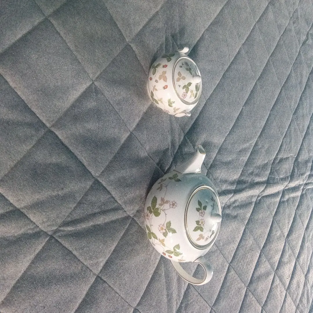 茶壺 & 糖罐 的縮圖