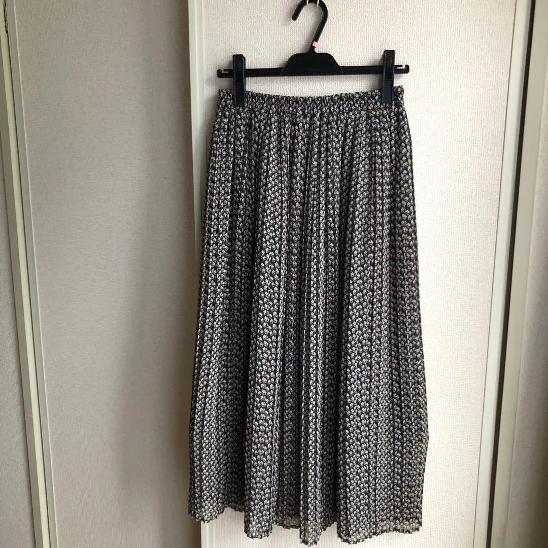 Thumbnail of nano universe floral black pleated long skirt