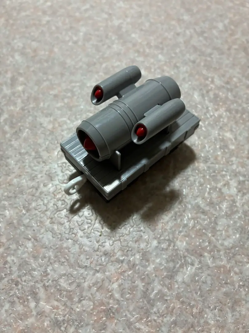 非売品？　トーマス　プラレール　カプセル　表紙？　台紙？　ジェットエンジン 非売品？ トーマス プラレール カプセル 表紙？ 台紙？ ジェット