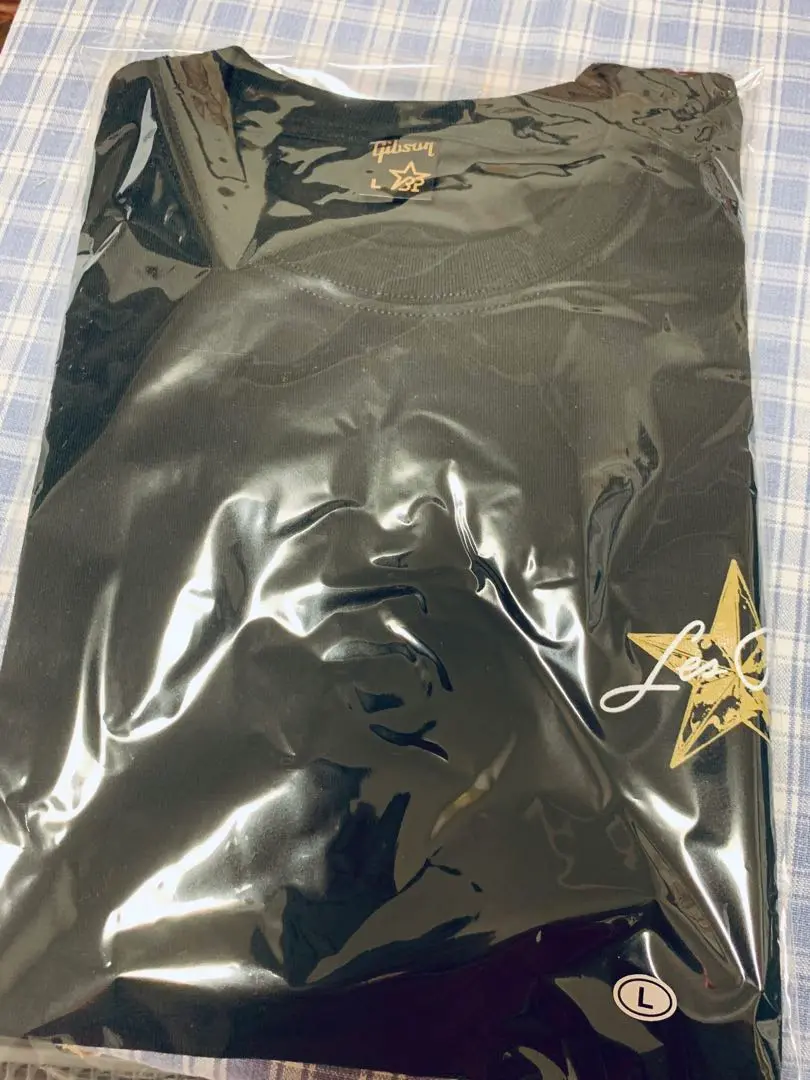 B'zPARTY×GibsonTシャツSサイズ新品未開封スター星柄 B'z PARTY×Gibson オリジナルグッズを販売中！！ こちらの商品は‬