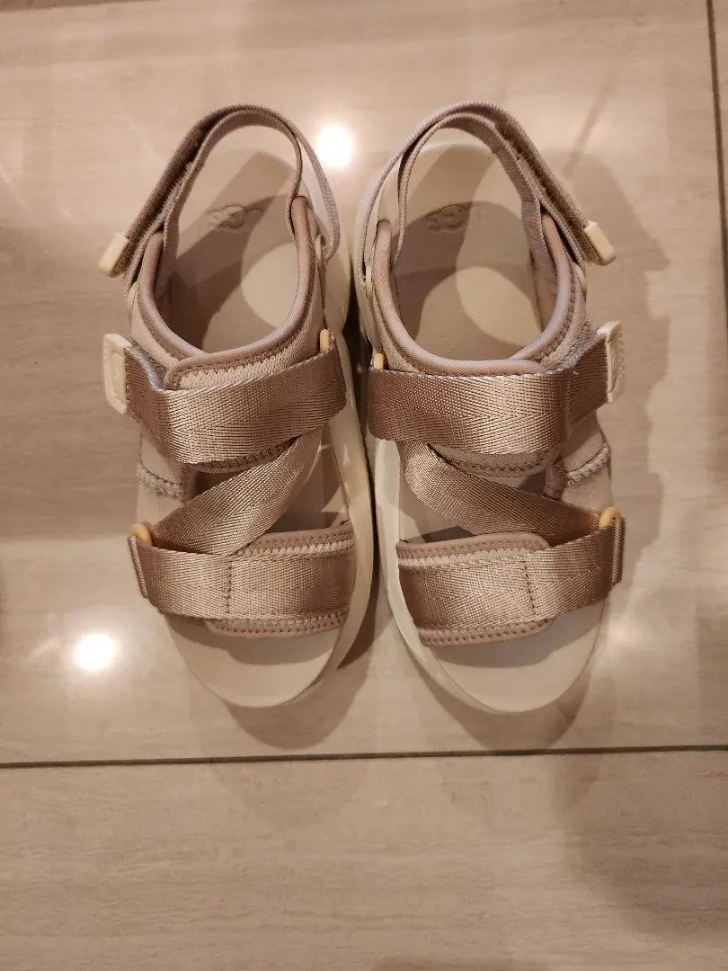 2025年最新】ugg la アルト クロス ストラップの人気アイテム