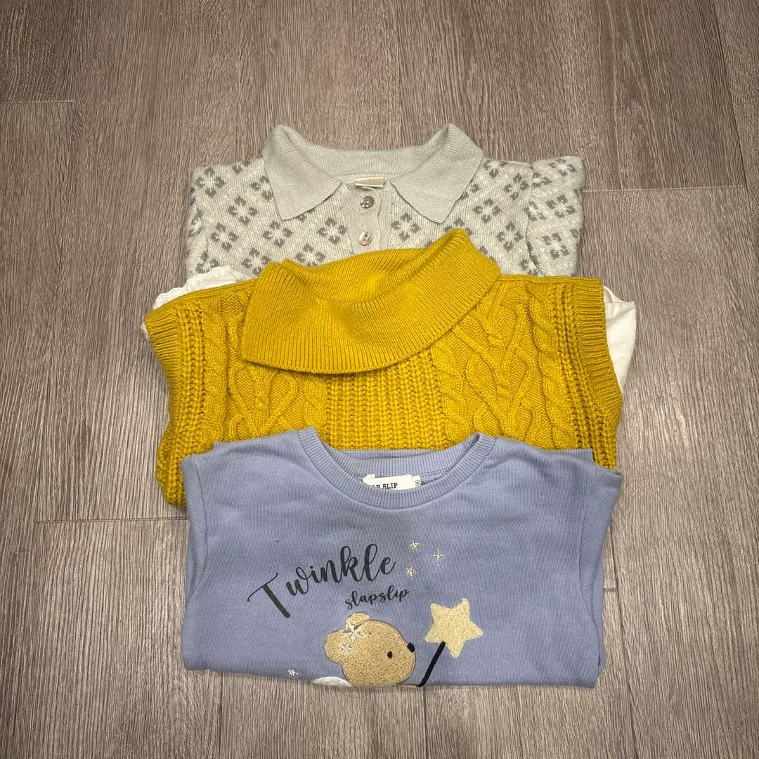 Thumbnail of Girls' long-sleeved winter clothes size 90, set sale