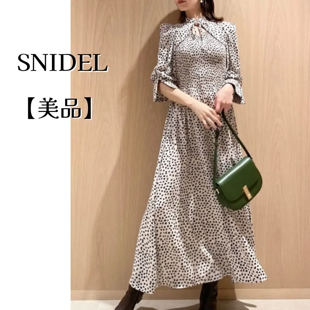 【美品】SNIDEL 露肩點點印花長裙 飄逸 白色 的縮圖