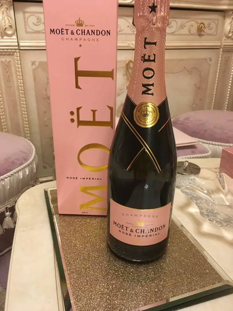 MOËT &amp; CHANDON - ■完売済み■　『MOE&#39;T』シャンドンピンク「クリスタルシャンパングラス」非売品 MOËT & CHANDON - □完売済み□ 『MOE'T』シャンドンピンク