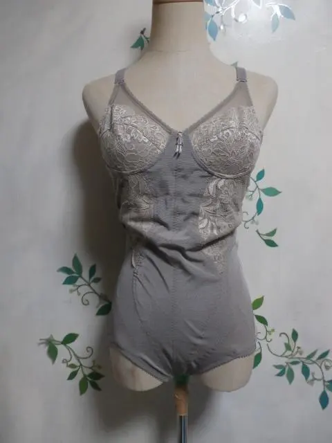 【Dia Sienne 緊身衣】附蕾絲灰色緊身衣 的縮圖