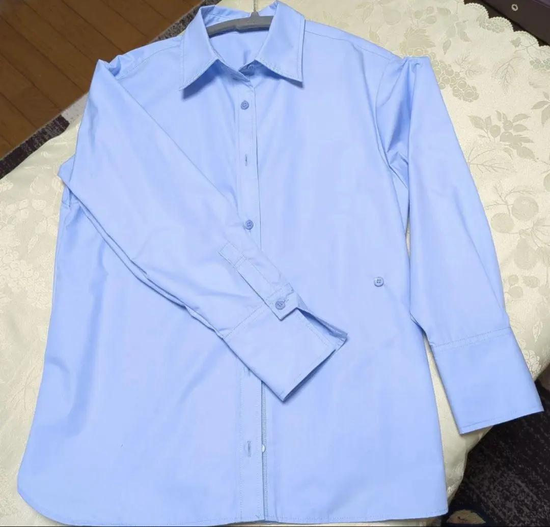 DoCLASSE淺藍色 長袖襯衫★ M尺寸 的縮圖