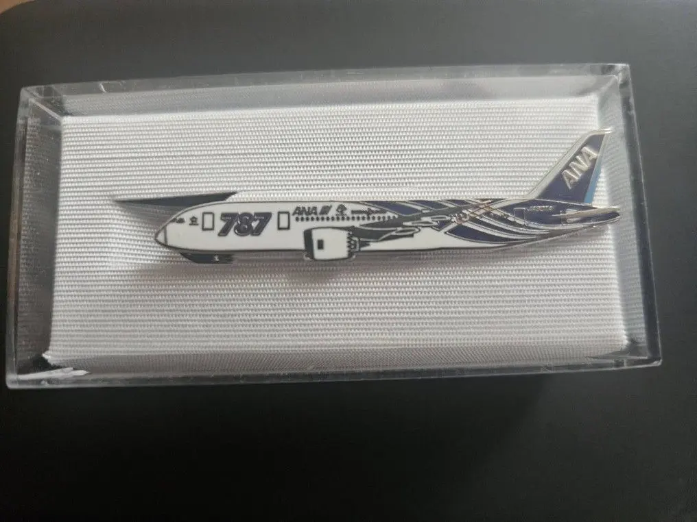 ANA 全日空商事 ネクタイピン15種類 旅客機 オリジナルコレクションケース付 2025年最新】全日空ネクタイピンの人気アイテム - メルカリ