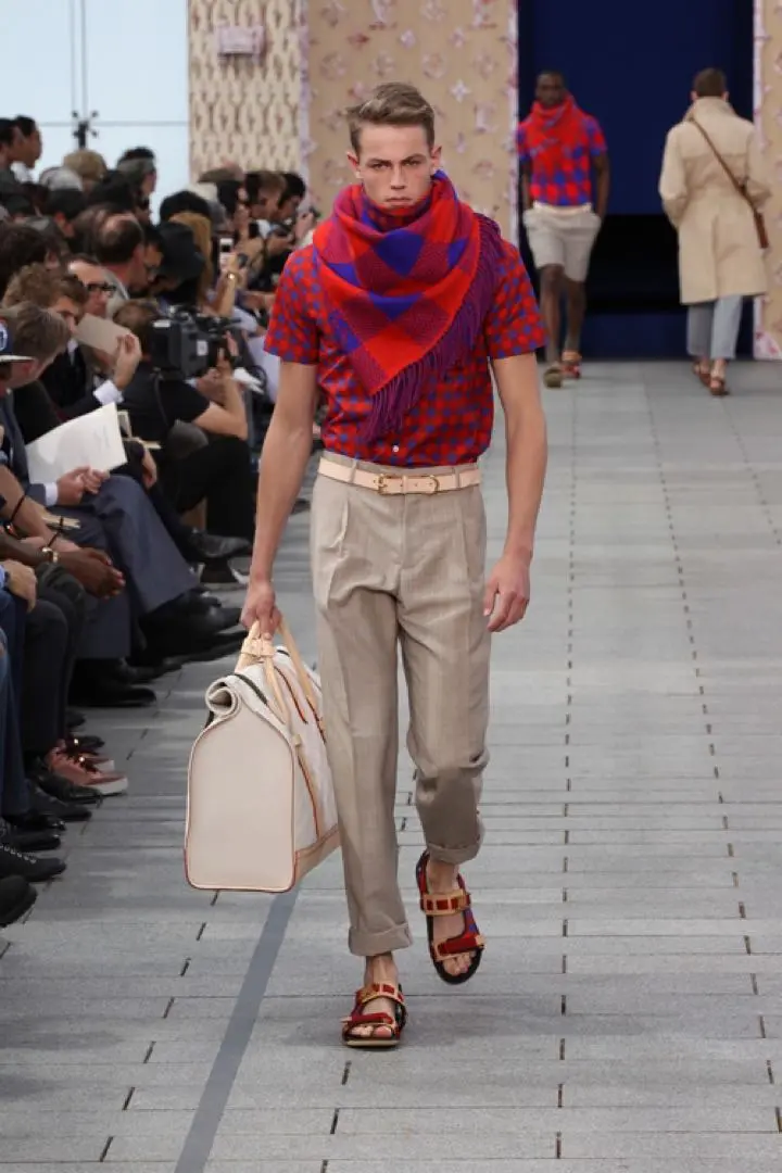 2025年最新】supreme マフラー 赤の人気アイテム - メルカリ