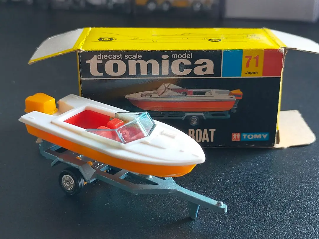 【日本製】希少！ レア！ トミカ ヤマハボートトレーラー白/赤 日本製】希少！ レア！ トミカ ヤマハボートトレーラー白/赤