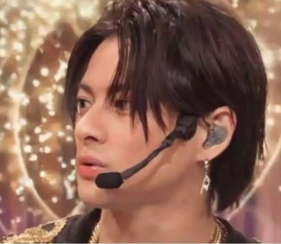 Number_i 平野紫耀 22K クロス ピアス 高級仕様 Number_i 平野紫耀 22K クロス ピアス 高級仕様の通販 by jjj