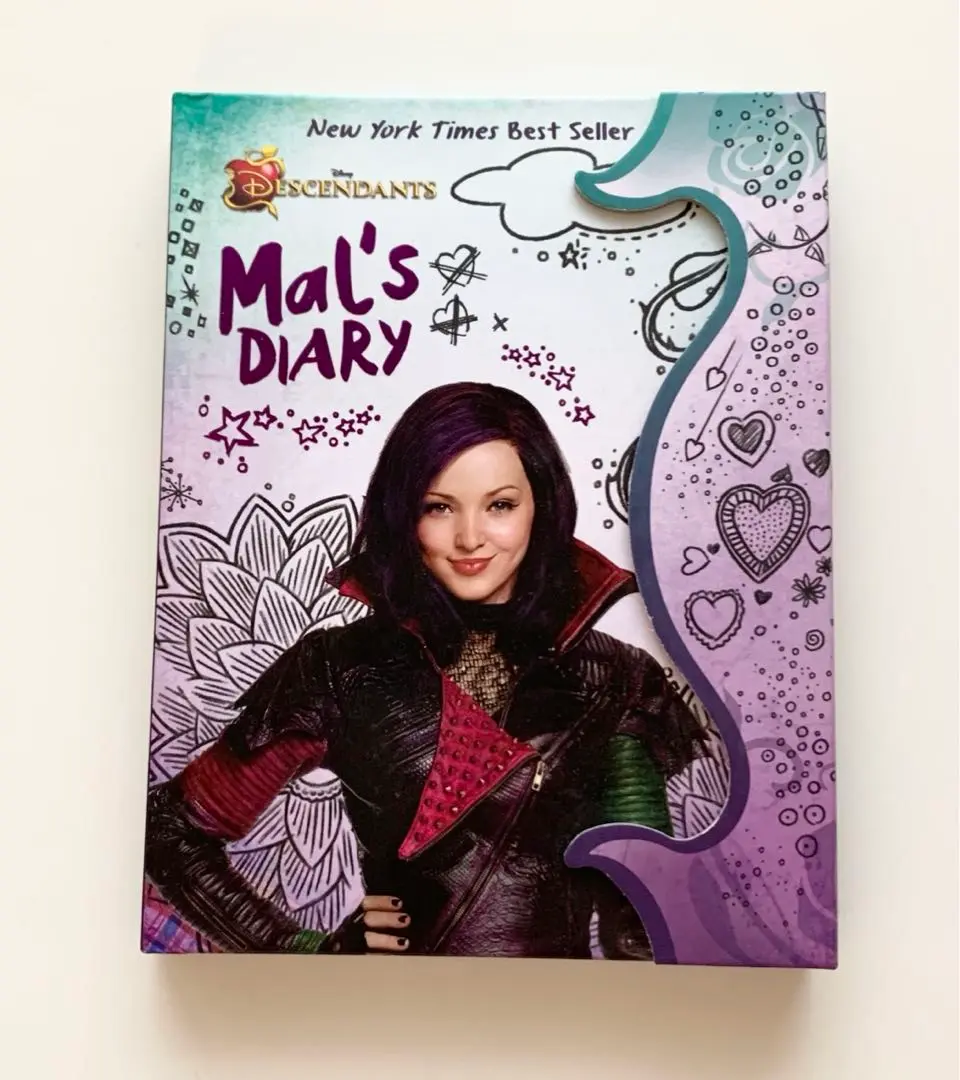 ディセンダント　洋書 Amazon | Descendants: Mal's Spell Book | Disney Books