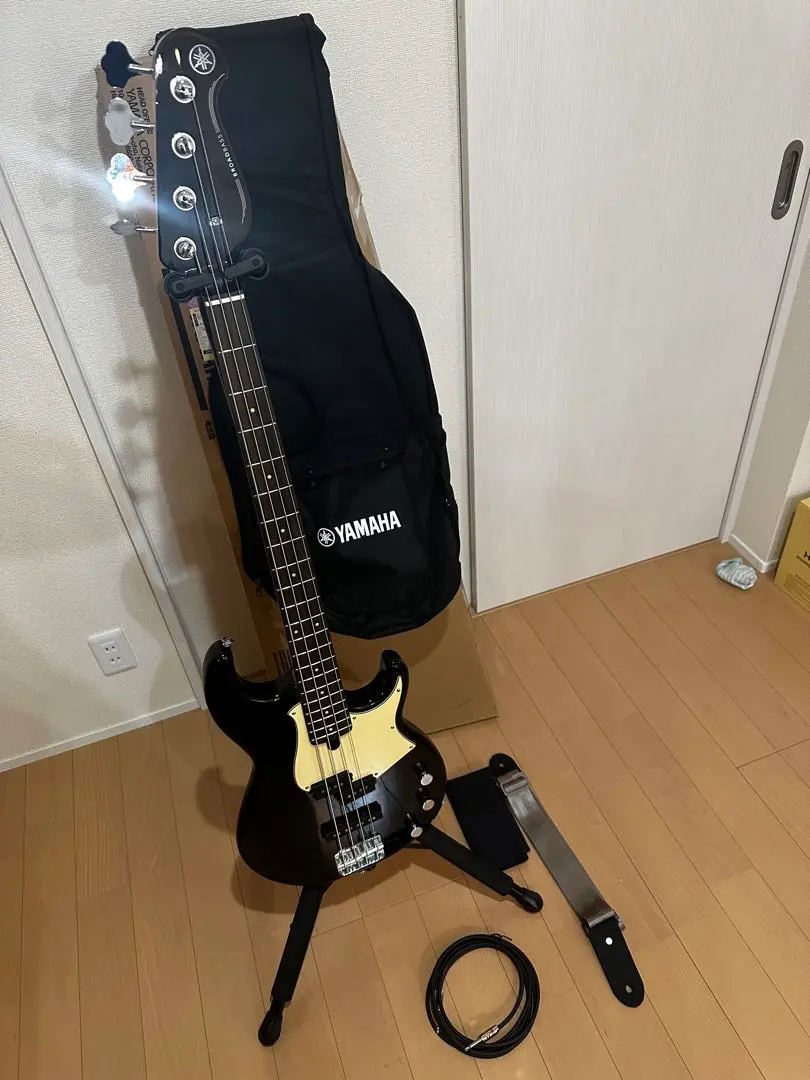 Yamaha エレキベースBB434 BLACK スタンド等セット Amazon.com: Yamaha BB434 BB-Series Bass Guitar, Black