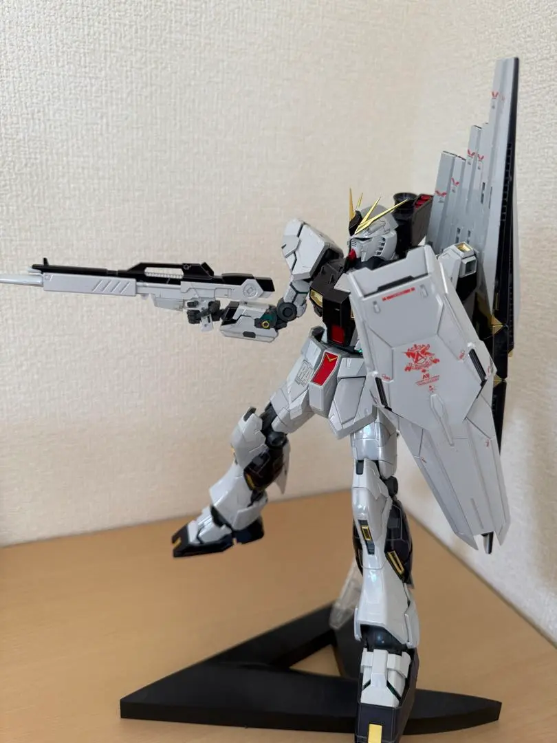 MG νガンダム　ver.ka チタニウムフィニッシュ　ジャンク Amazon | MG 1/100 RX-93 vガンダムVer.Ka チタニウム