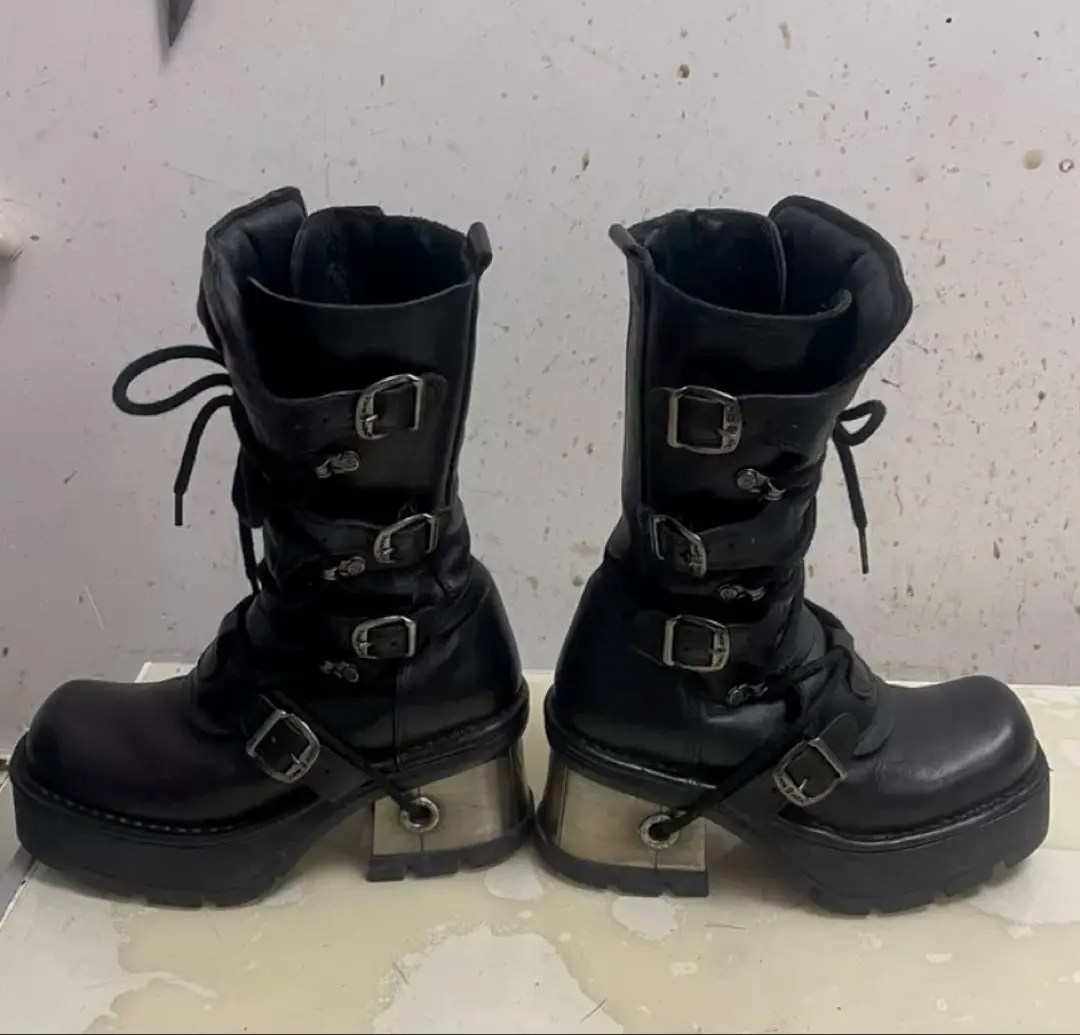 EU 37 Vintage Lace up New Rock Boots - Silver and Black