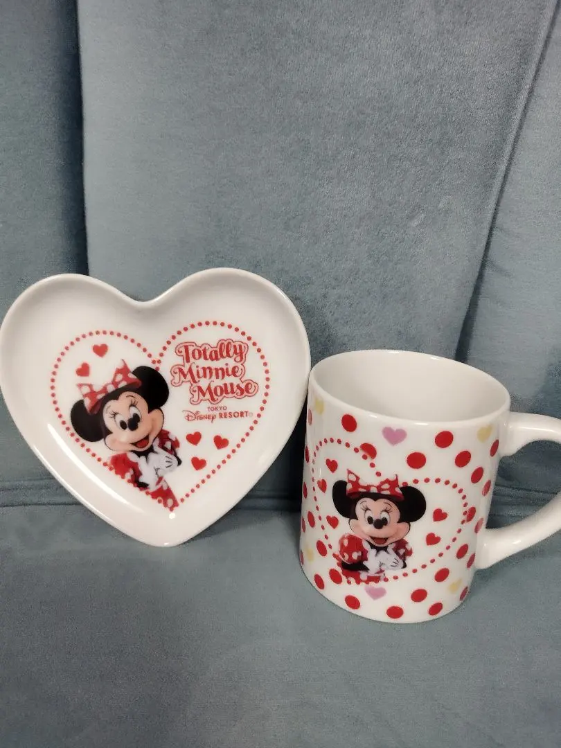 Thumbnail of Minnie Mouse Live-Action Souvenir Cup & Plate