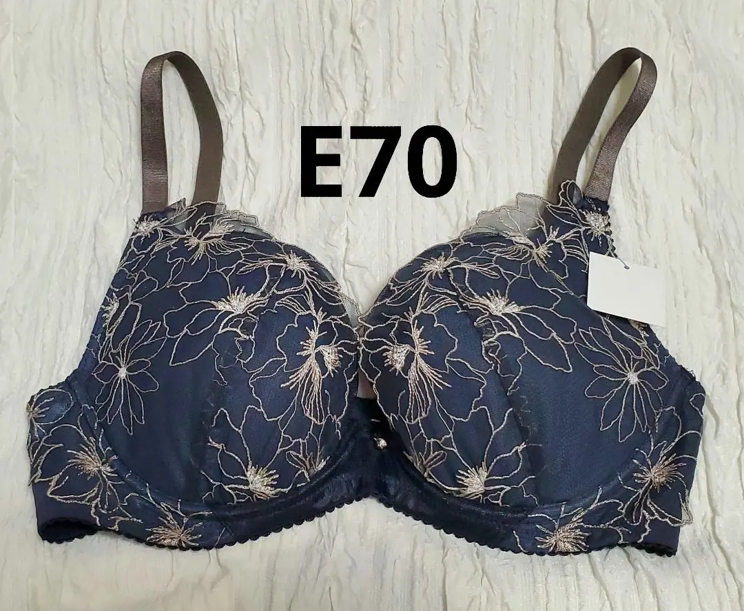 Thumbnail of Wacoal E70