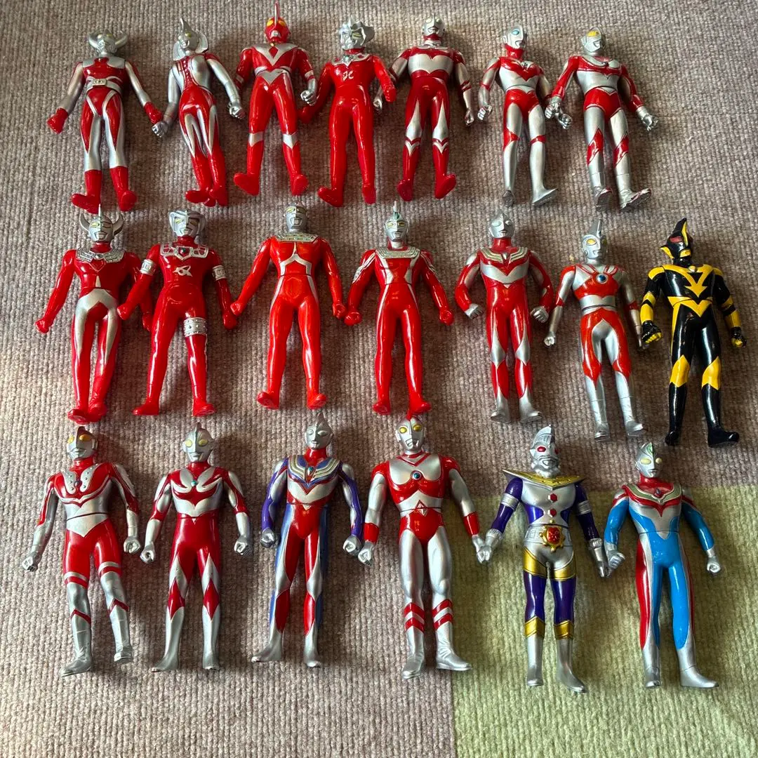 Thumbnail of Ultraman figure set