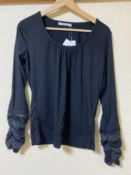 【全新未使用附標籤】女款 vous même 黑色長袖 的縮圖