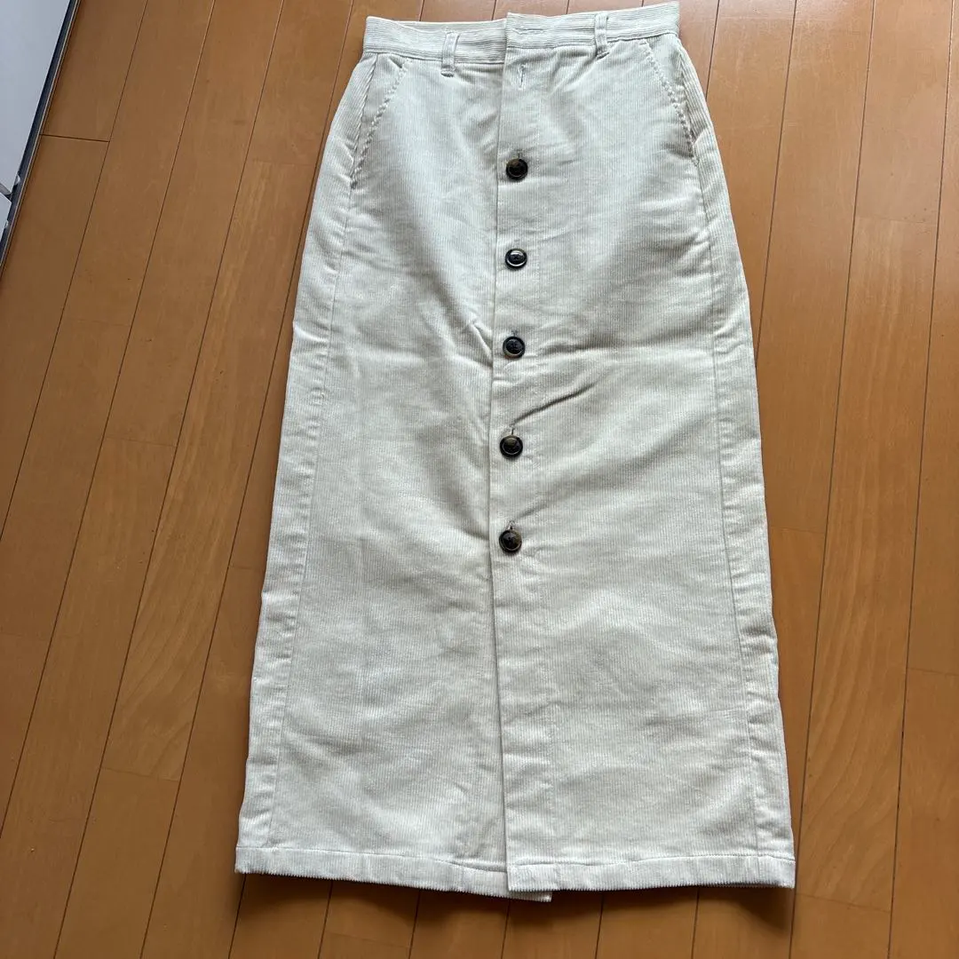 Thumbnail of Ivory Button-Down Tight Skirt
