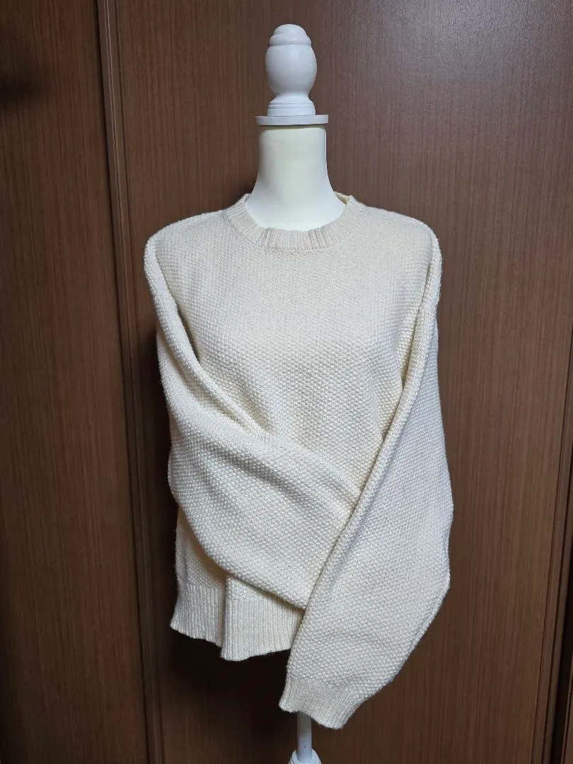 Thumbnail of Ivory 100% Polyester Knit Sweater